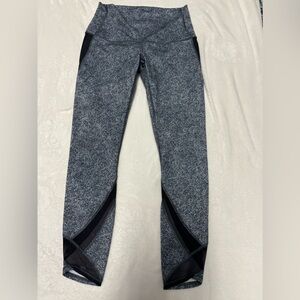 LuluLemon Medium weight full length workout pants Size 8  M